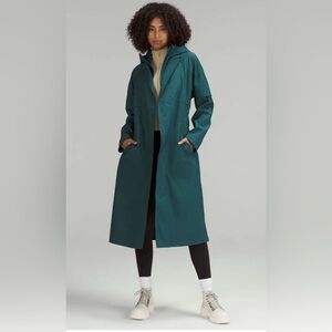 NWOT Lululemon Belted Rain Trench Coat in Green Jasper 
(Removable hood)